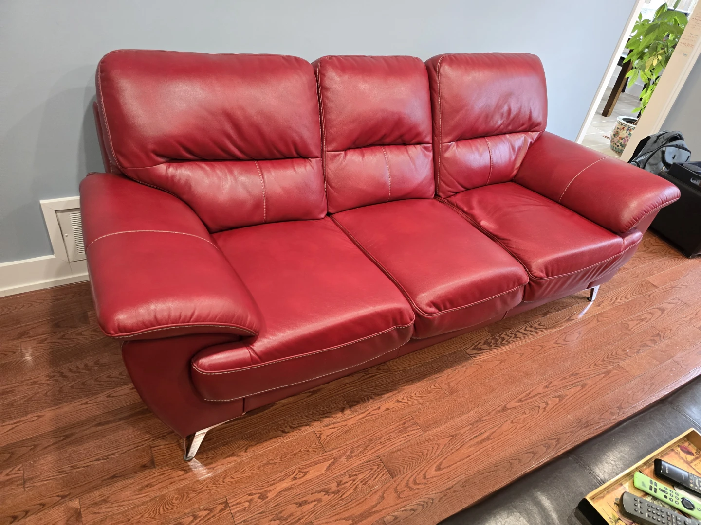 Red Leather 3-Seater Sofa - photo 3
