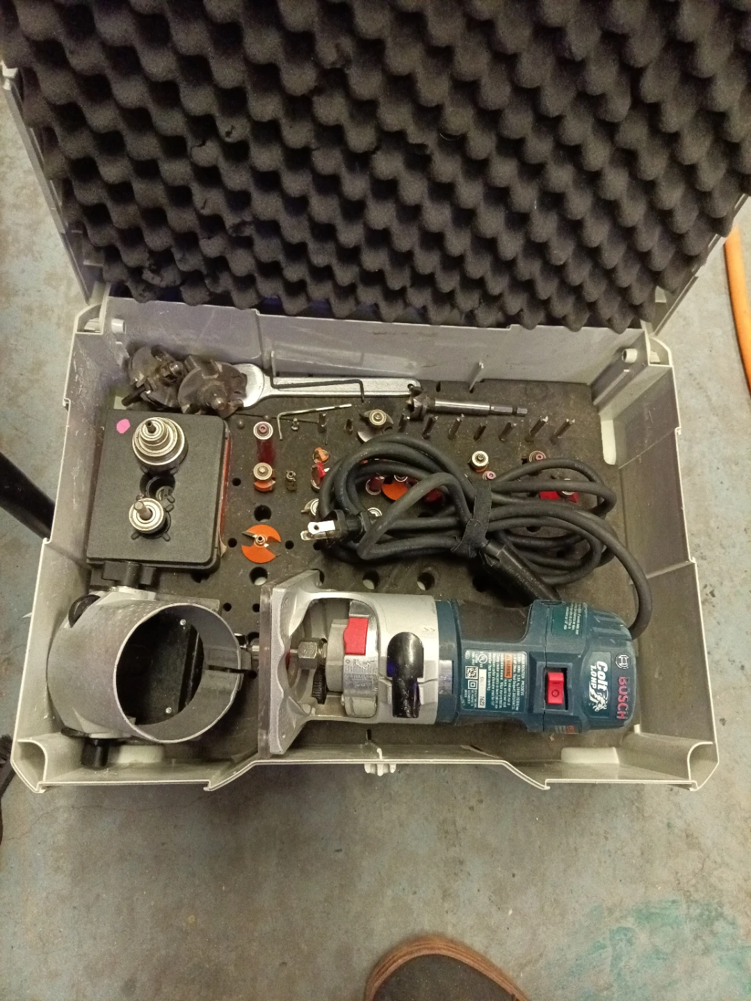 Bosch Colt Electronic Variable-Speed Palm Router