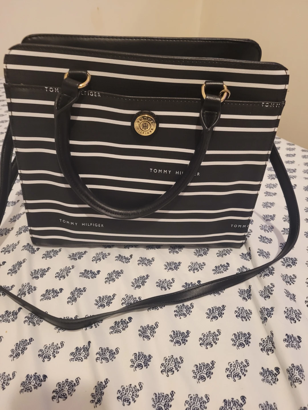 Tommy Hilfiger Striped Tote Bag - photo 2