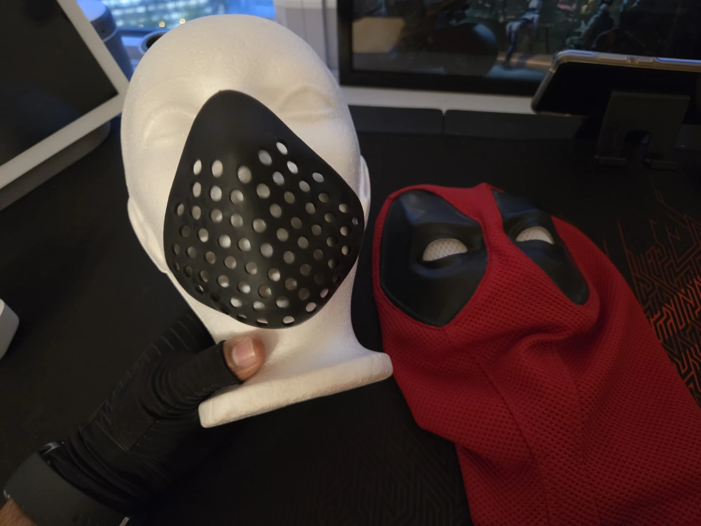 Deadpool Mask and Chin Guard - photo 4