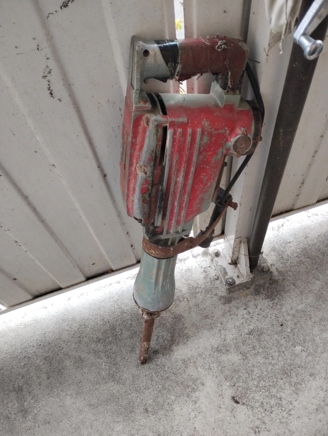 Heavy Duty Jackhammer - photo 2