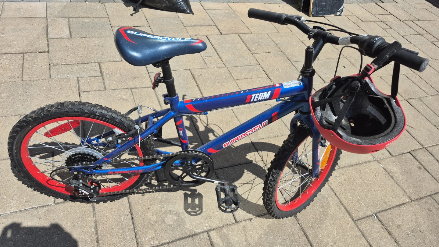 Supercycle Team Kids Bike with Helmet - photo 4