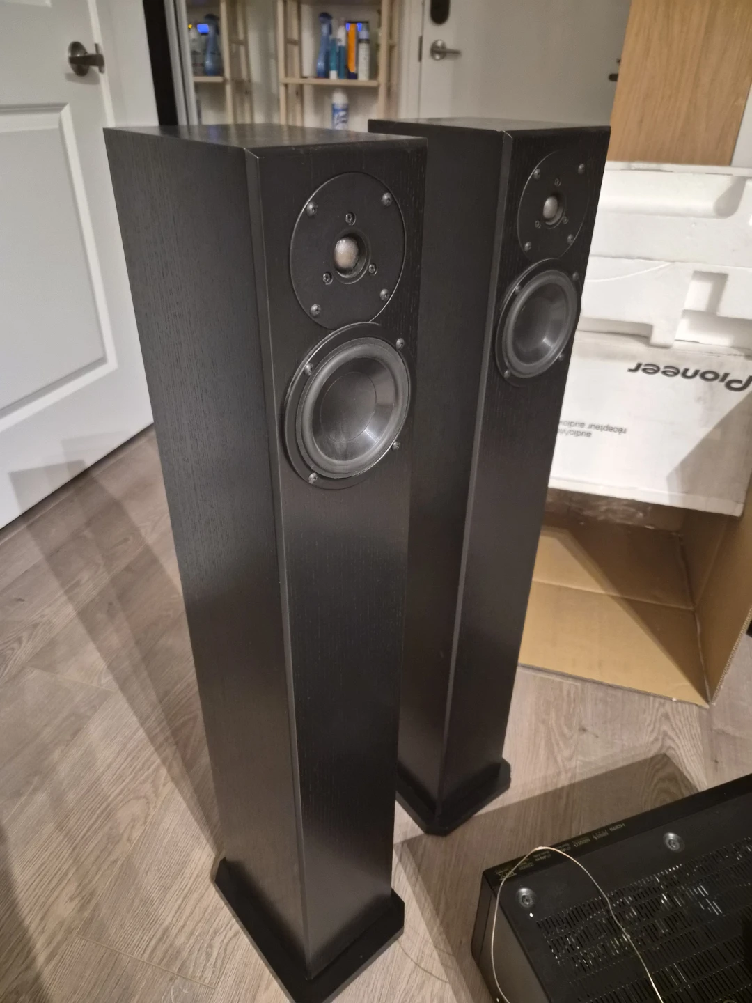 Totem Acoustic Arro Towers + Pioneer Elite VSX-53 - photo 5
