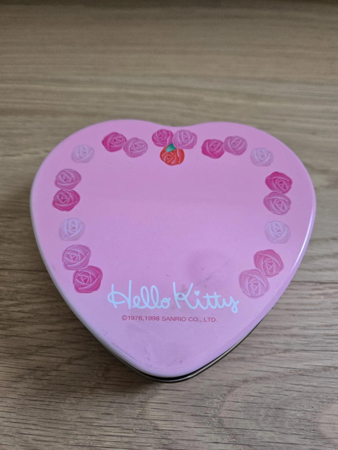 Vintage Hello Kitty Heart Shaped Tin Organizer Box - photo 2