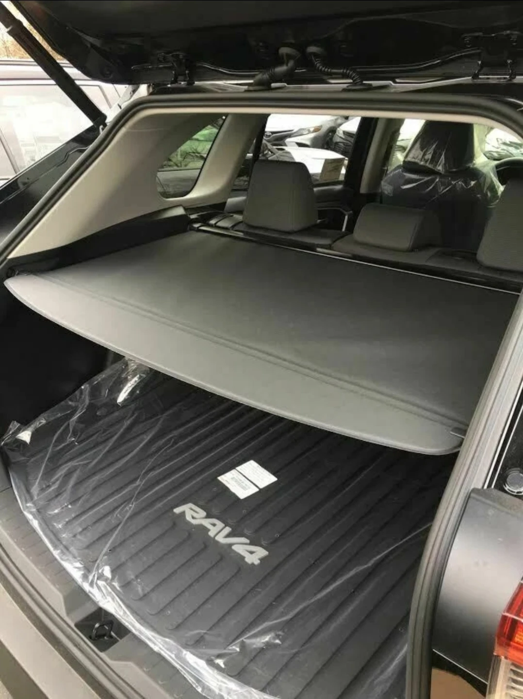 Rear Cargo (Tonneau) Cover with Toyota Rav4 2019-25 - photo 2