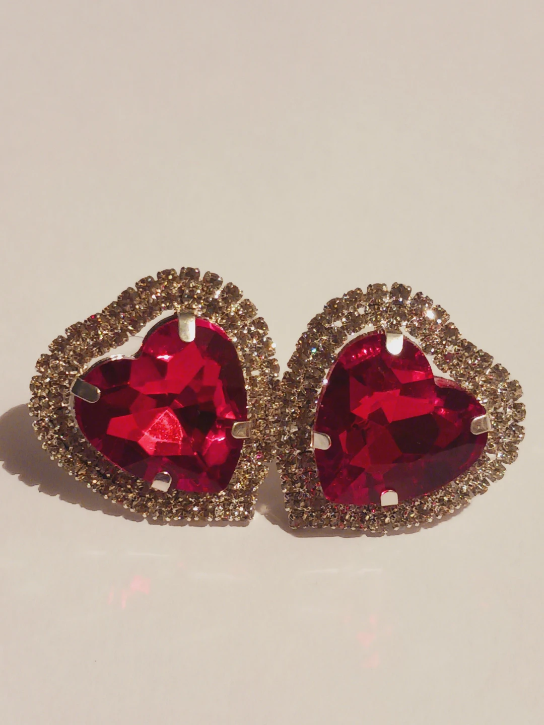 New !! Gorgeous ❤️ Heart Shaped Sparkling Earrings - photo 3