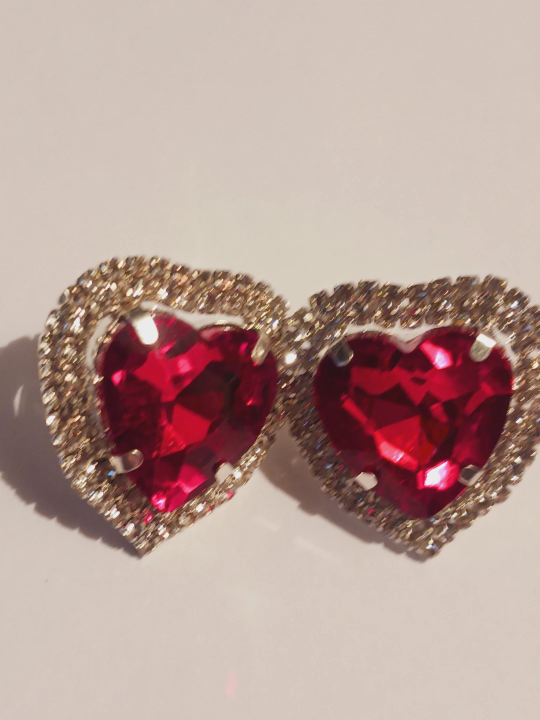New !! Gorgeous ❤️ Heart Shaped Sparkling Earrings - photo 5