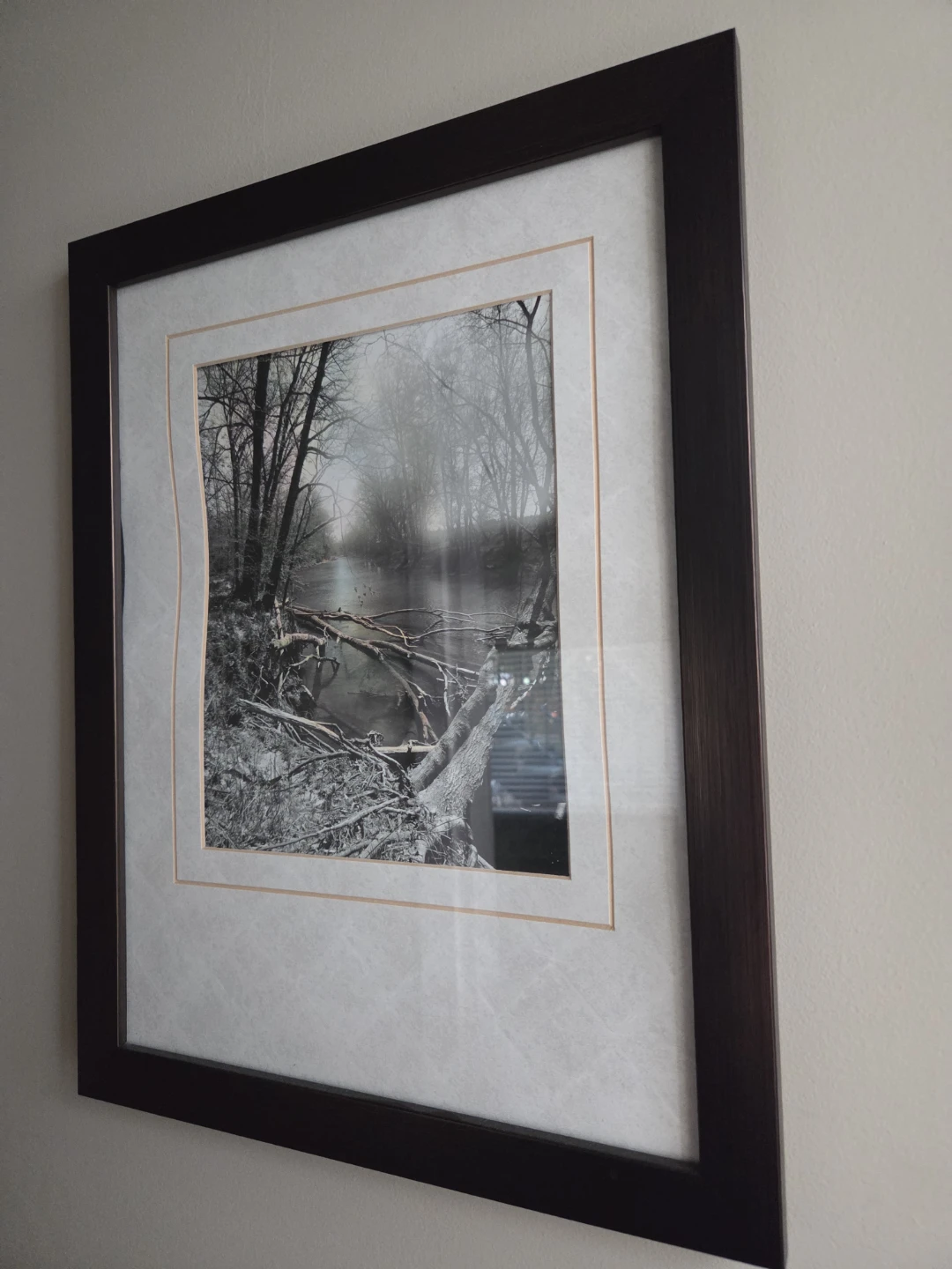 Medium Framed Monochrome Nature Art – Art Maison Canada "Le lac" - photo 2