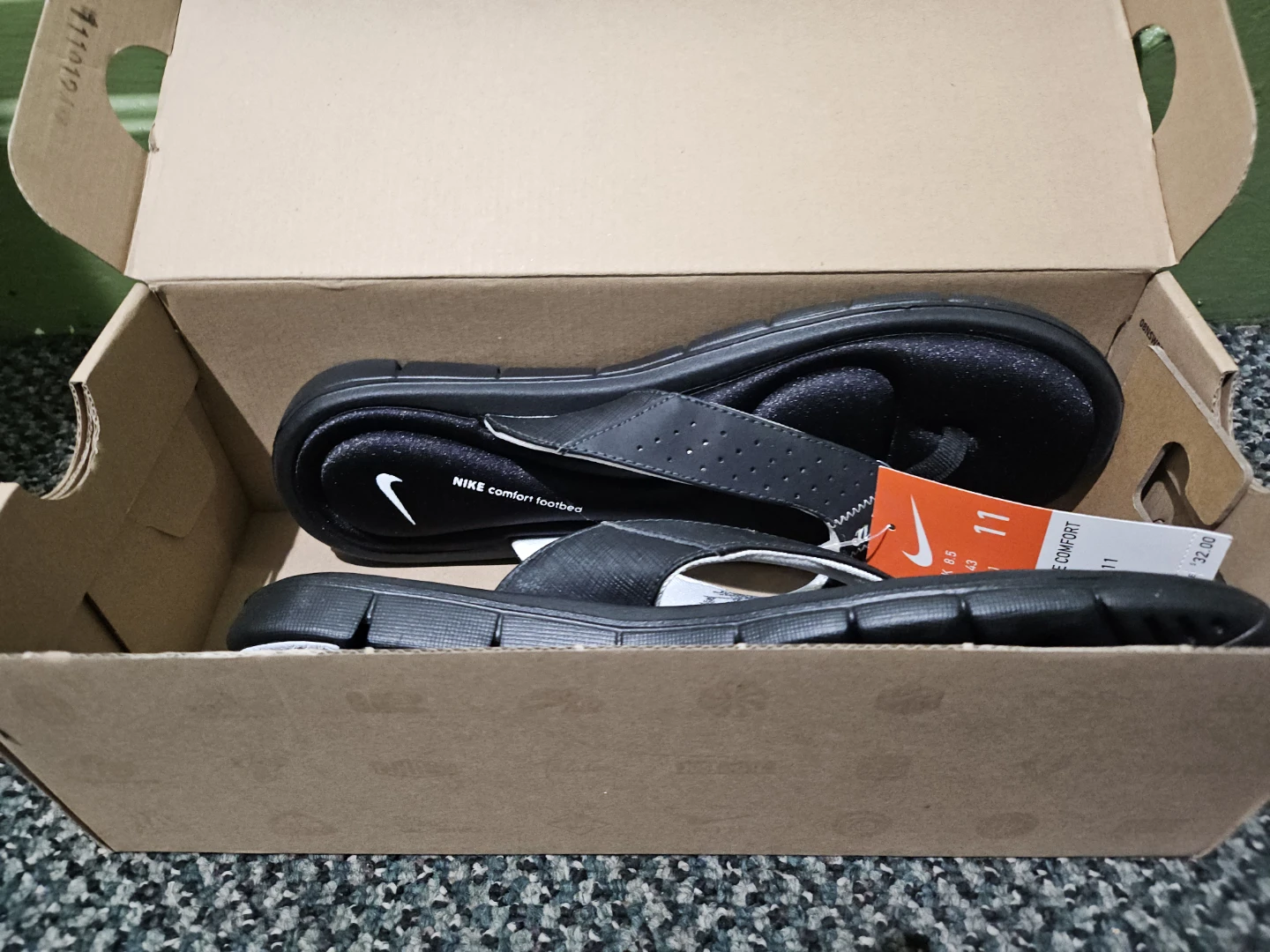 Nike Comfort Thong Flip Flops - Black - Size 11 - photo 2