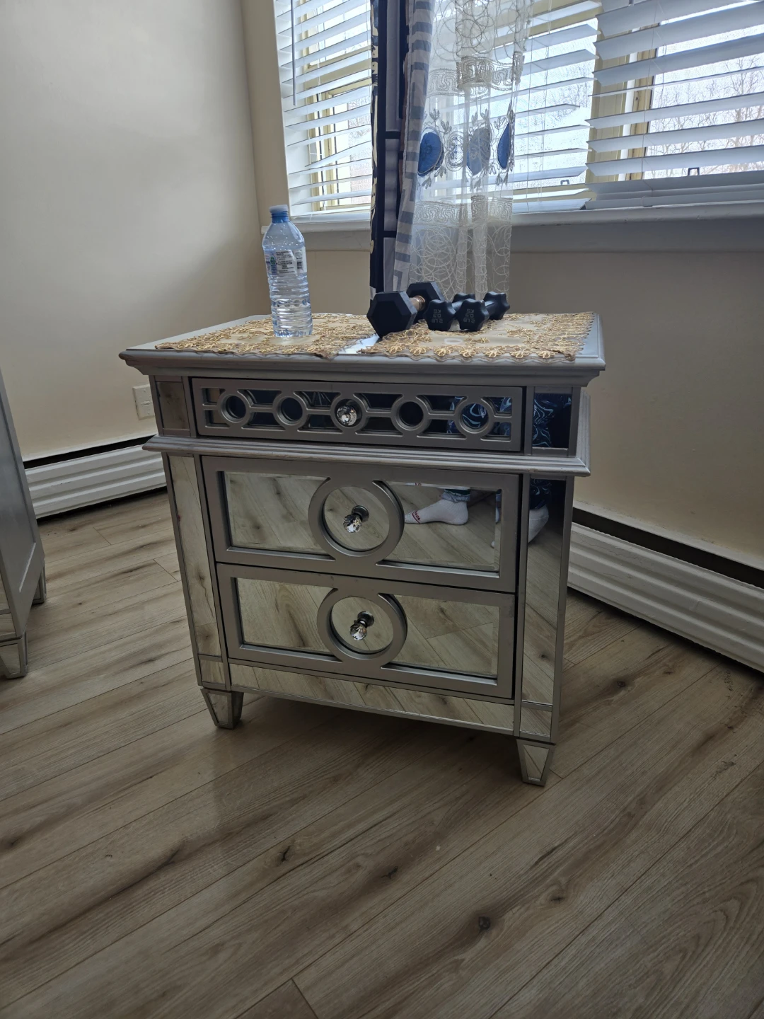 Mirrored Dresser Nightstand and chest - photo 2