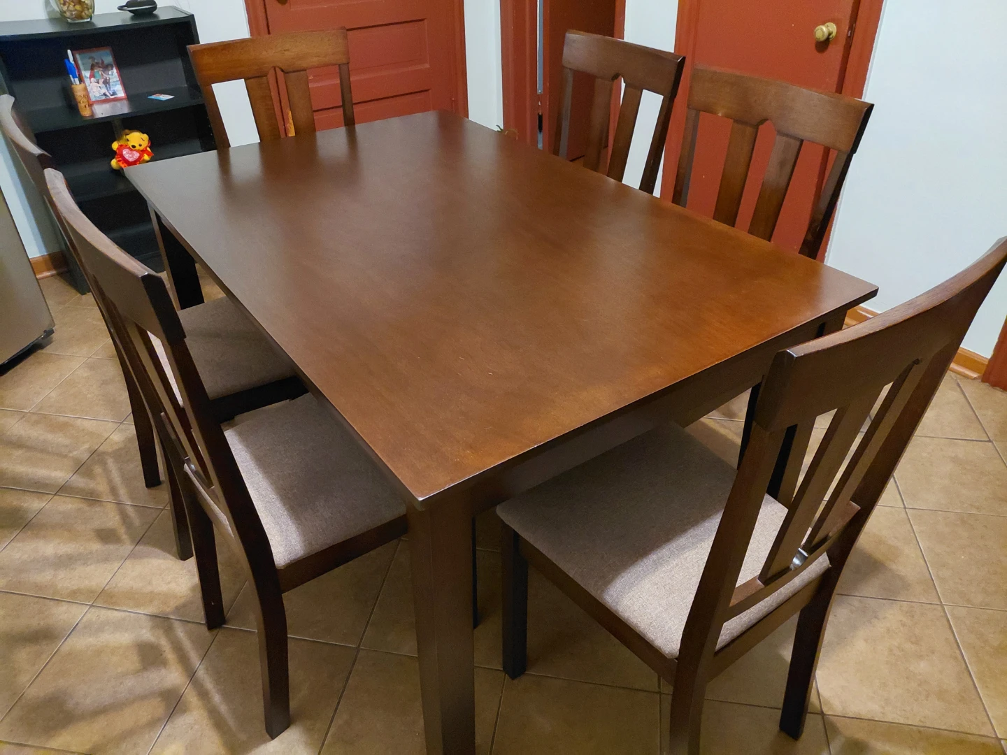 Se vende Mesa de 6 sillas semi nueva