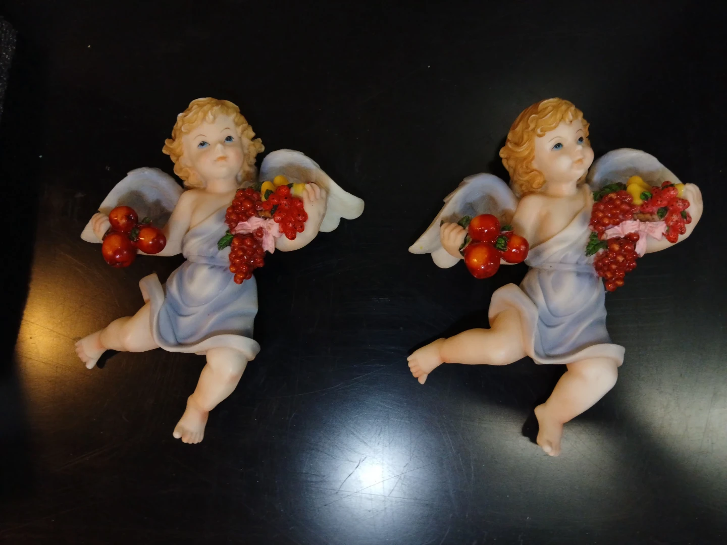 Pair of Cherub Figurines with Fruit - photo 3