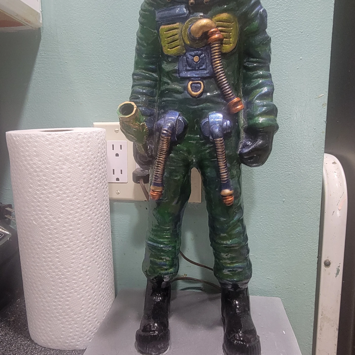 Alien Figure Lamp - photo 2