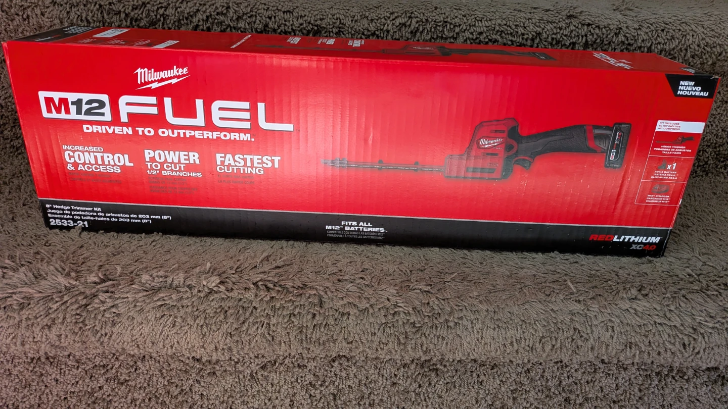 Milwaukee M12 FUEL Hedge Trimmer Kit 2533-21