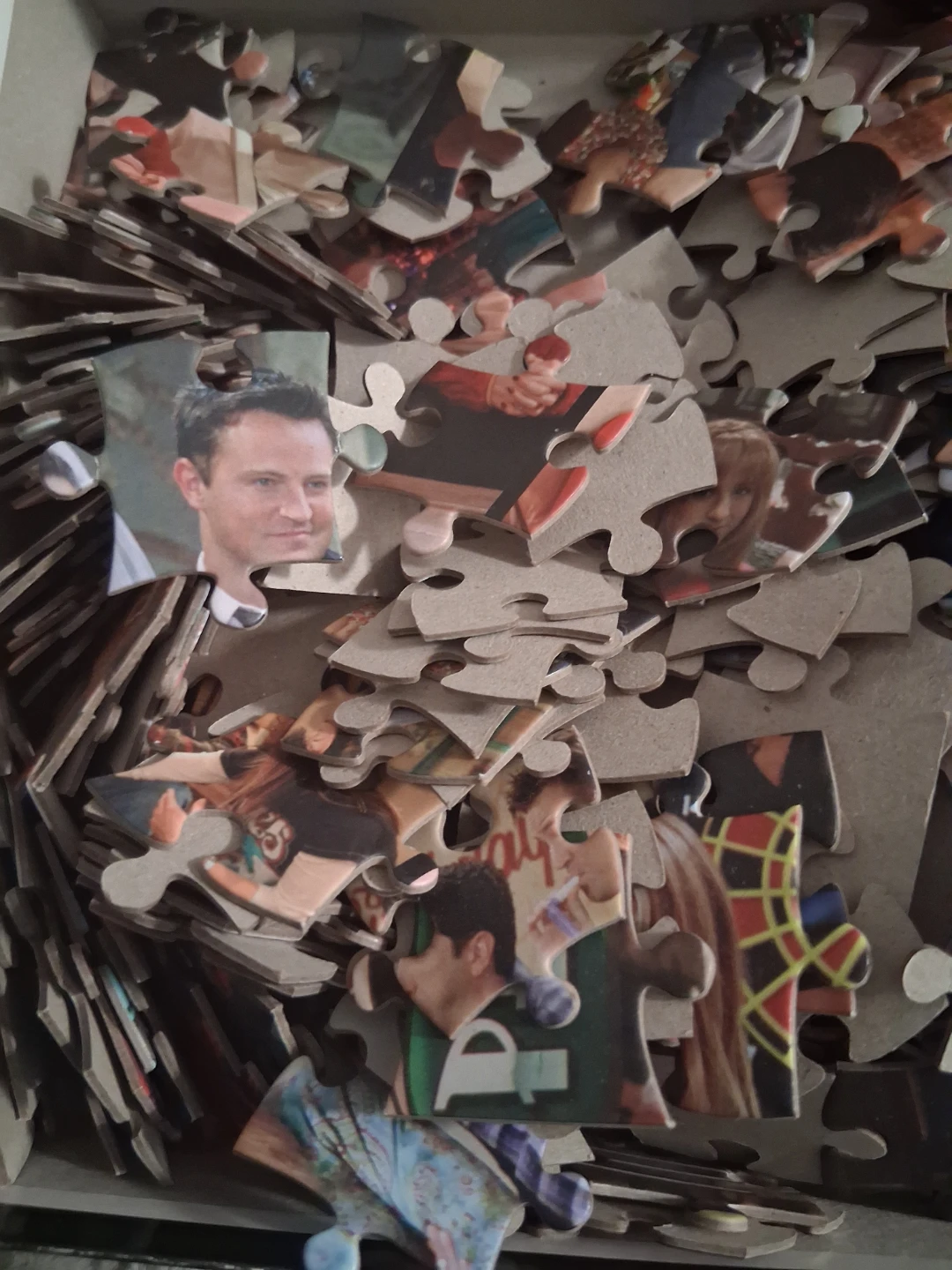 Friends The Television Series 300 Piece Jigsaw Puzzle - photo 2