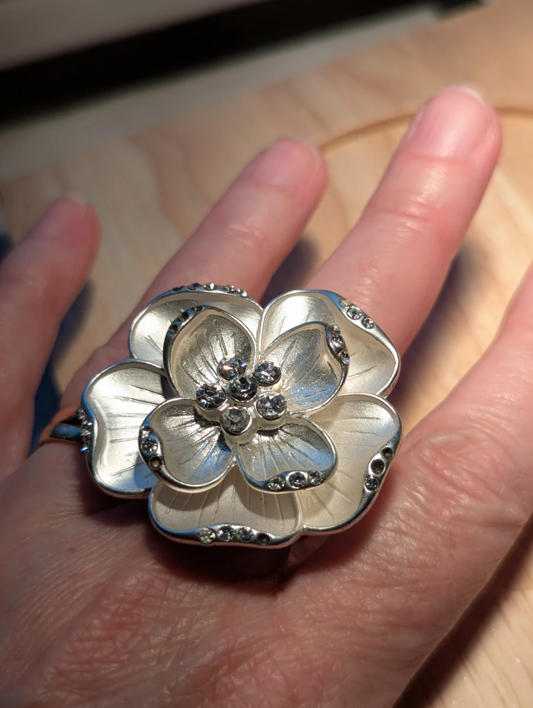 Flower Ring with Rhinestones