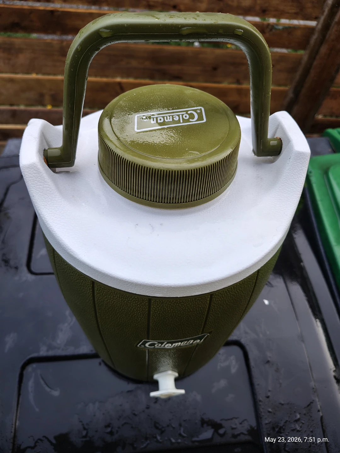 Vintage Coleman 2 Gallon Insulated Water 💦 Cooler - photo 2
