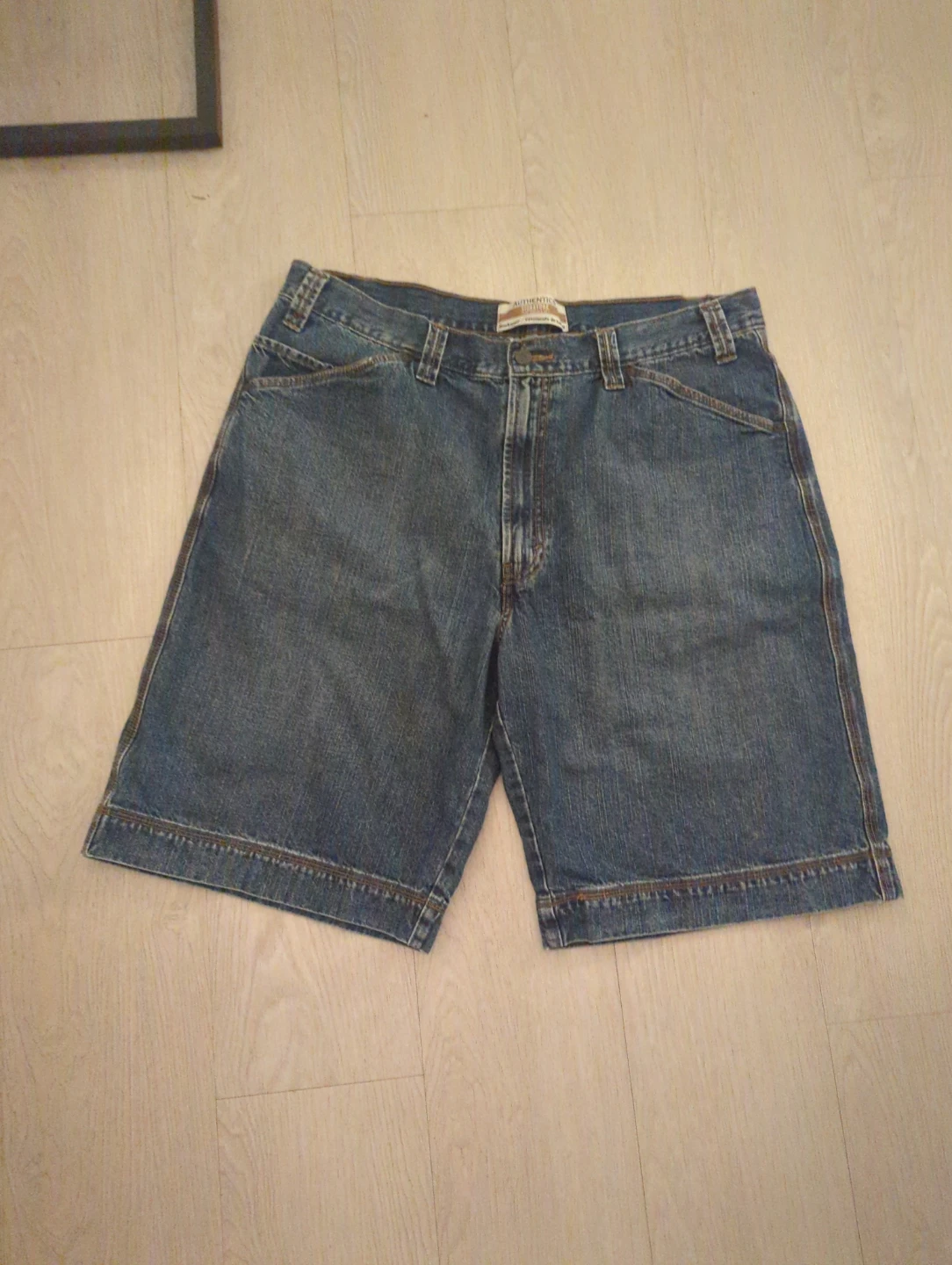 Levi jorts