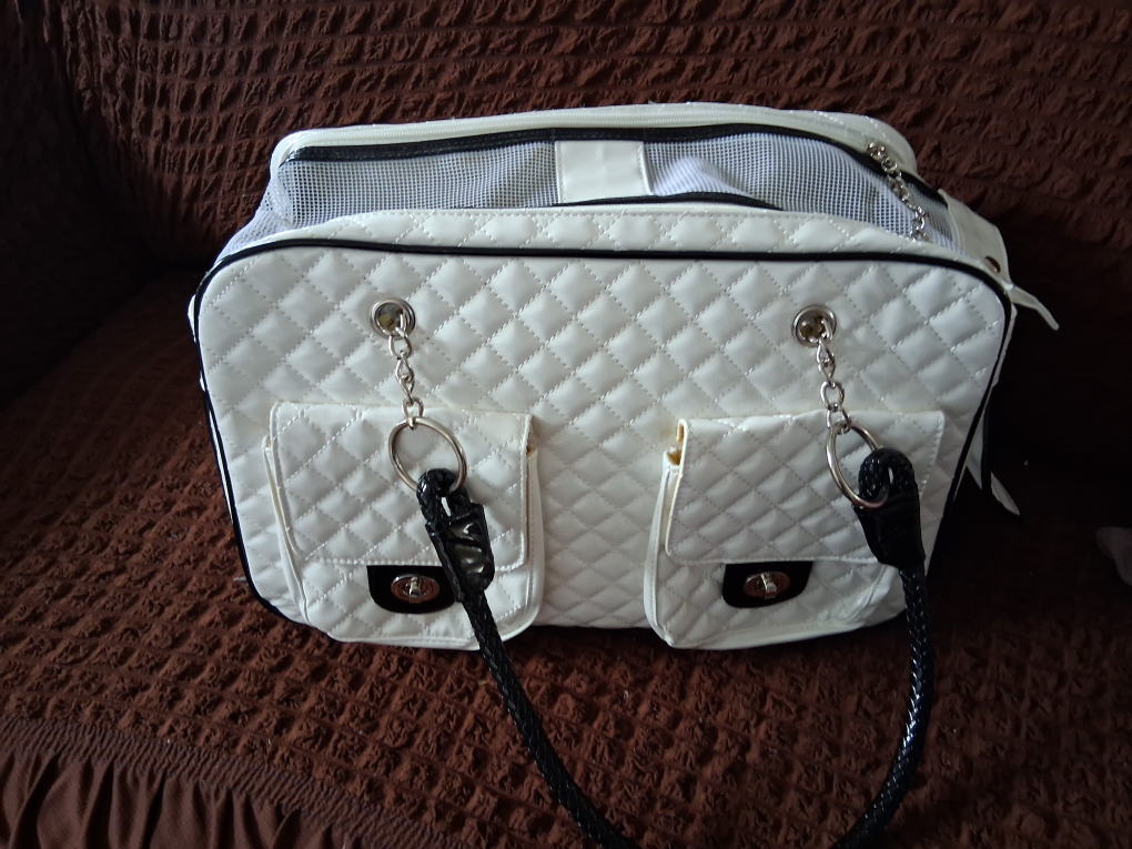 White Quilted Pet Carrier Bag with Mesh Ventilation - photo 4