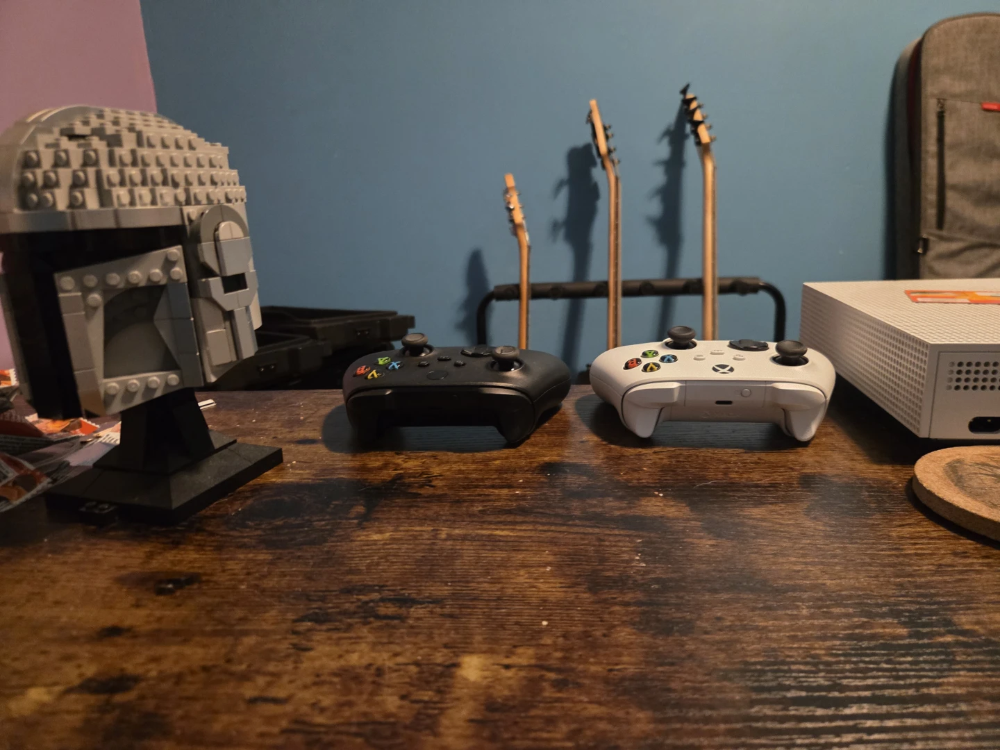 Xbox Wireless Controllers (White & Black) - photo 2