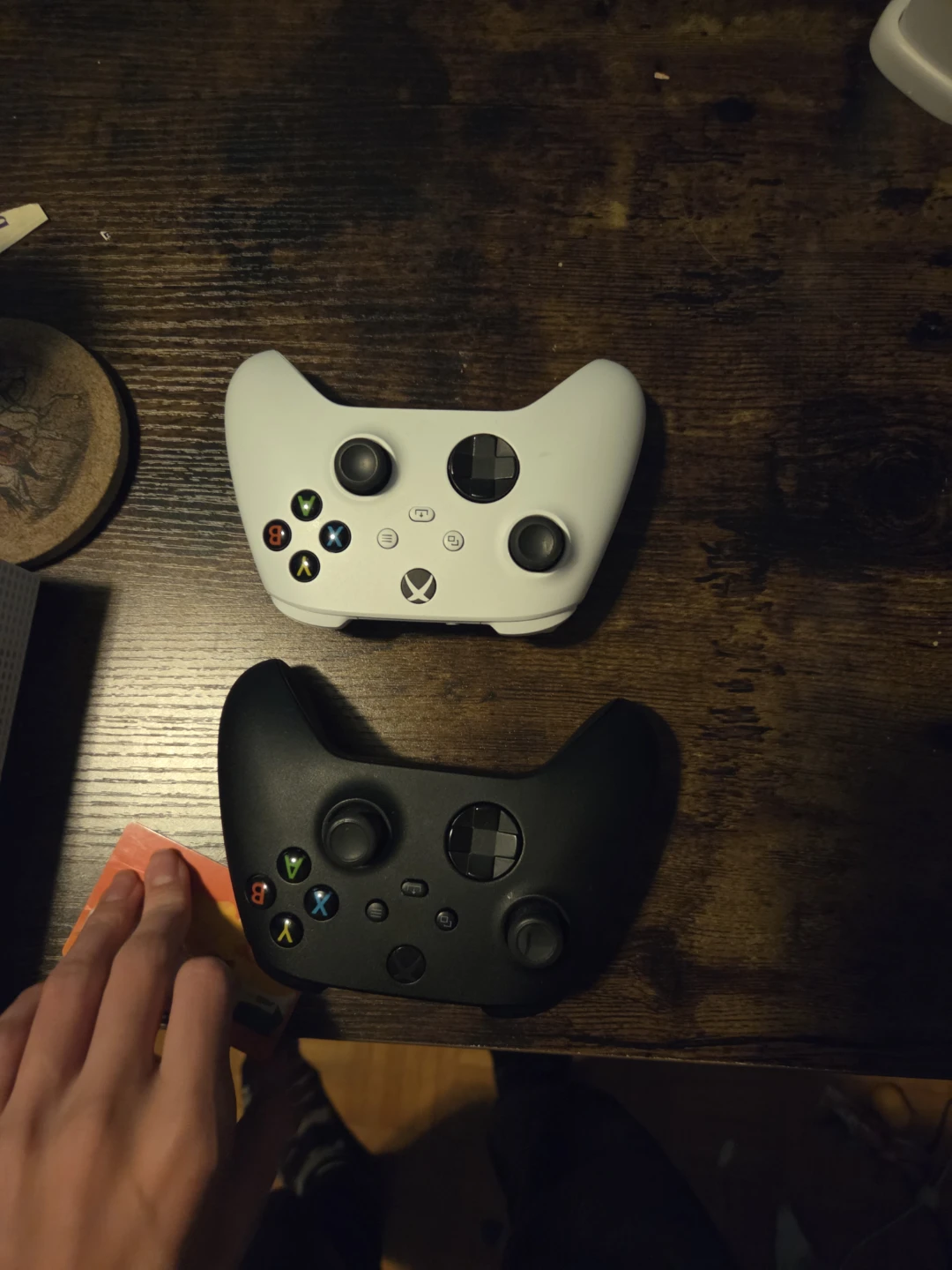 Xbox Wireless Controllers (White & Black) - photo 3