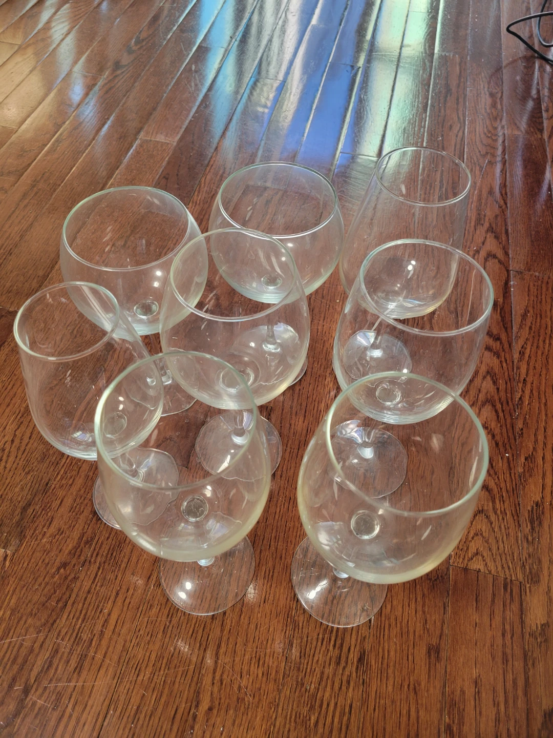 8 Assorted Wine Glasses - photo 2