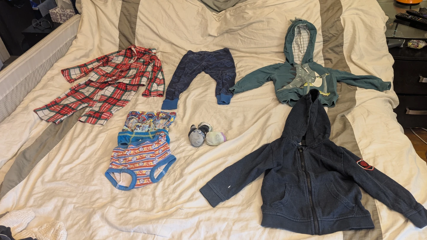 3T Boys' Assorted Clothes Bundle - 12+ Pieces - photo 5