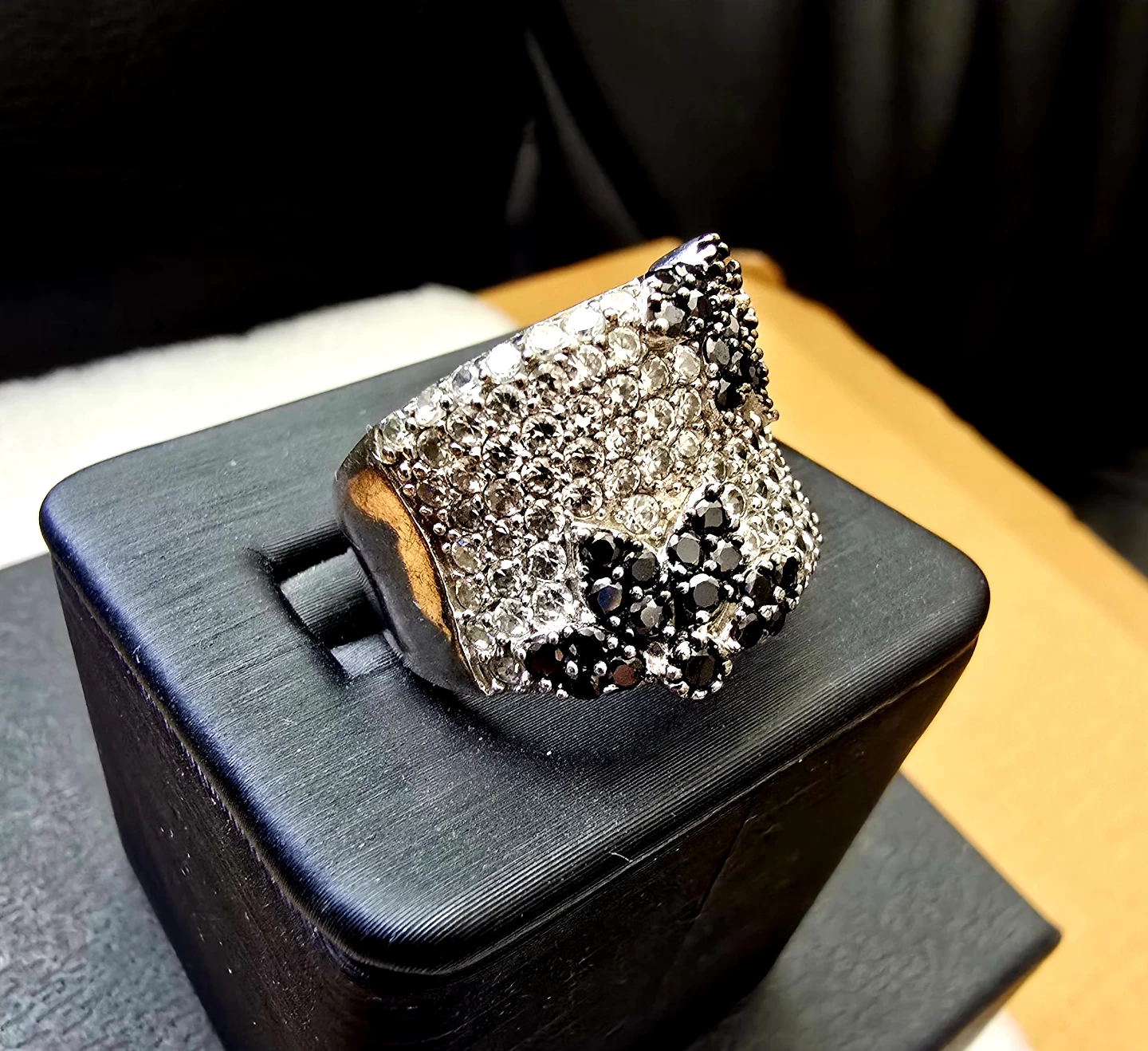 Like new beautiful 925 Silver ring with 2 color cz stones - photo 3