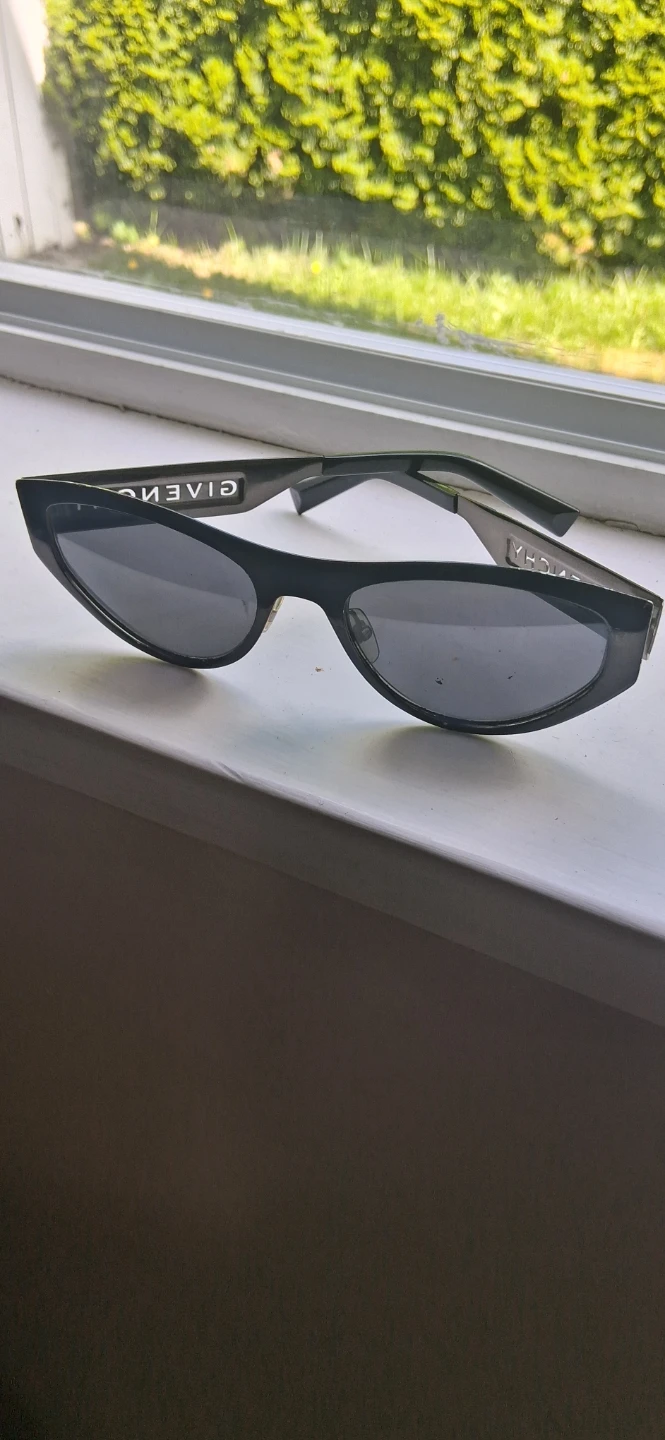 Givenchy Black Cat-Eye Sunglasses - photo 2