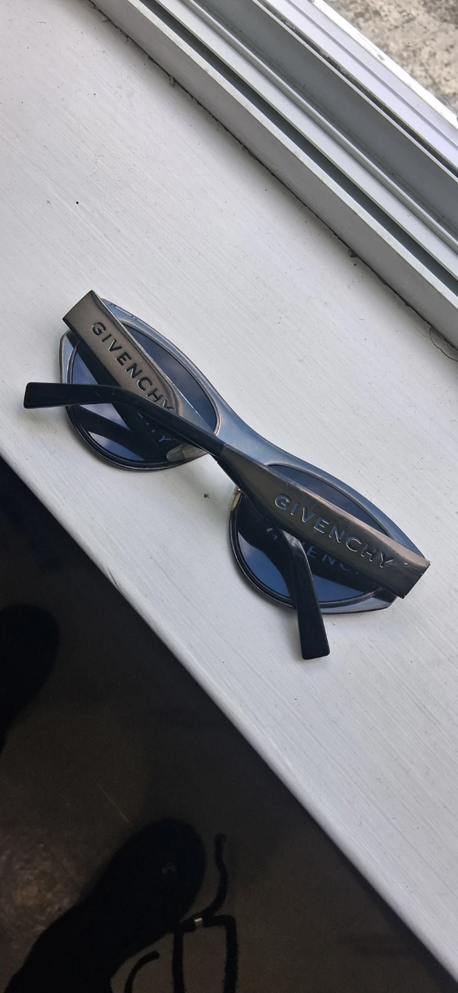 Givenchy Black Cat-Eye Sunglasses - photo 3