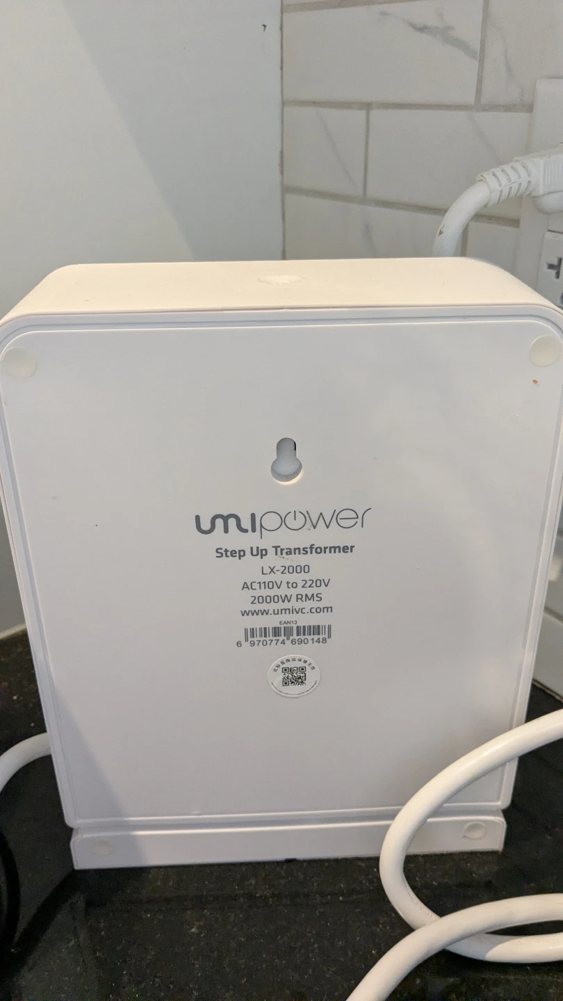 Umi Power LX-2000 Step Up Transformer 110V to 220V - photo 2