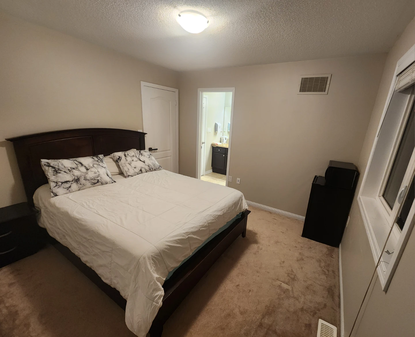 Furnished Room for Rent in home