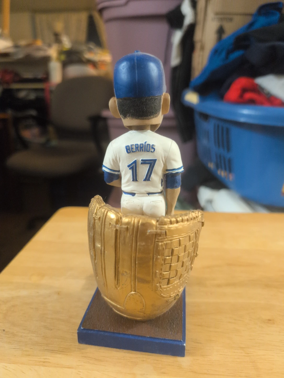 Jose Berrios Toronto Blue Jays Gold Glove Bobblehead - photo 3
