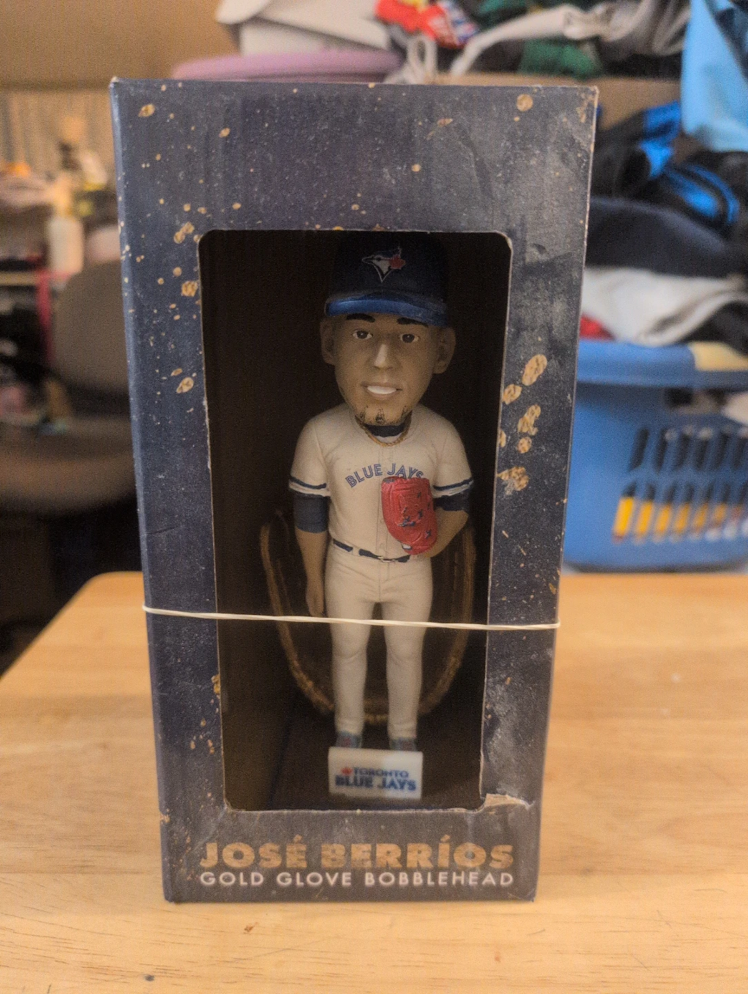 Jose Berrios Toronto Blue Jays Gold Glove Bobblehead - photo 5