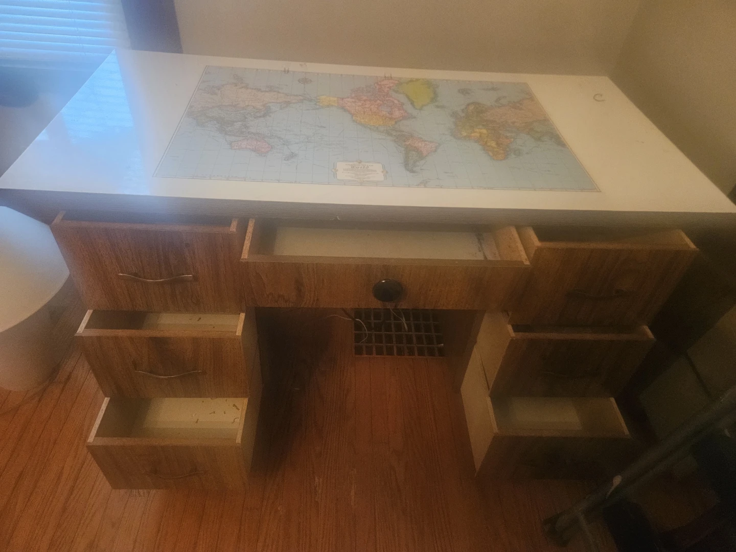 Vintage World Map Desk - photo 2