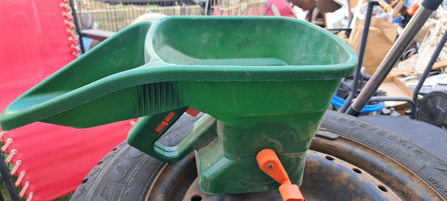 Scotts HandyGreen II Spreader