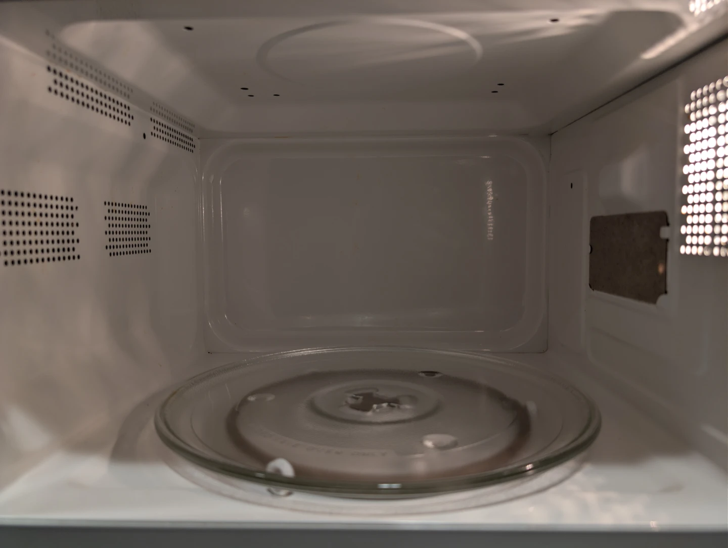 RCA 0.9 Cu. Ft. Microwave - photo 3