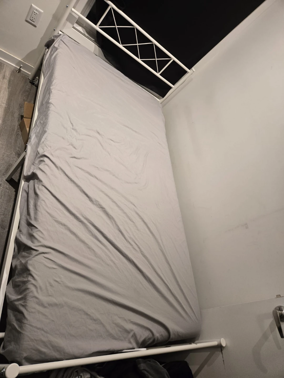 🛏️ Twin Size Bed for Sale – Move Out Sale! - photo 2