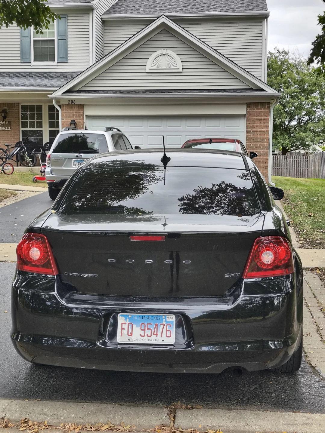 Black Dodge Avenger Sedan 2013 - photo 2