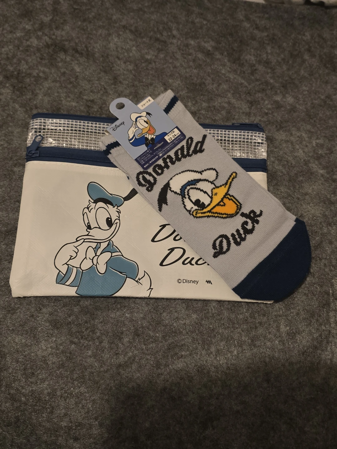 TRAVEL SALE !Donald Duck Socks and Pouch Set Japan - photo 4
