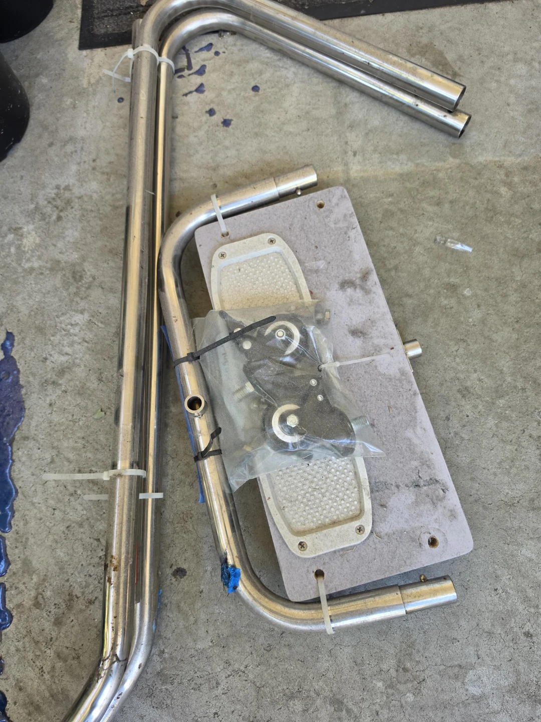 Outboard motor stand - photo 2