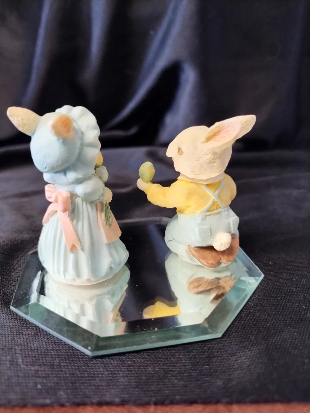 Easter Bunny Figurines with Flowers and Egg - photo 3