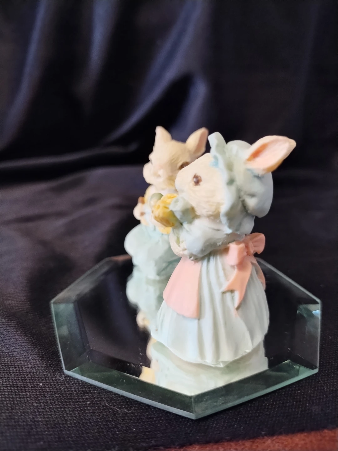 Easter Bunny Figurines with Flowers and Egg - photo 4