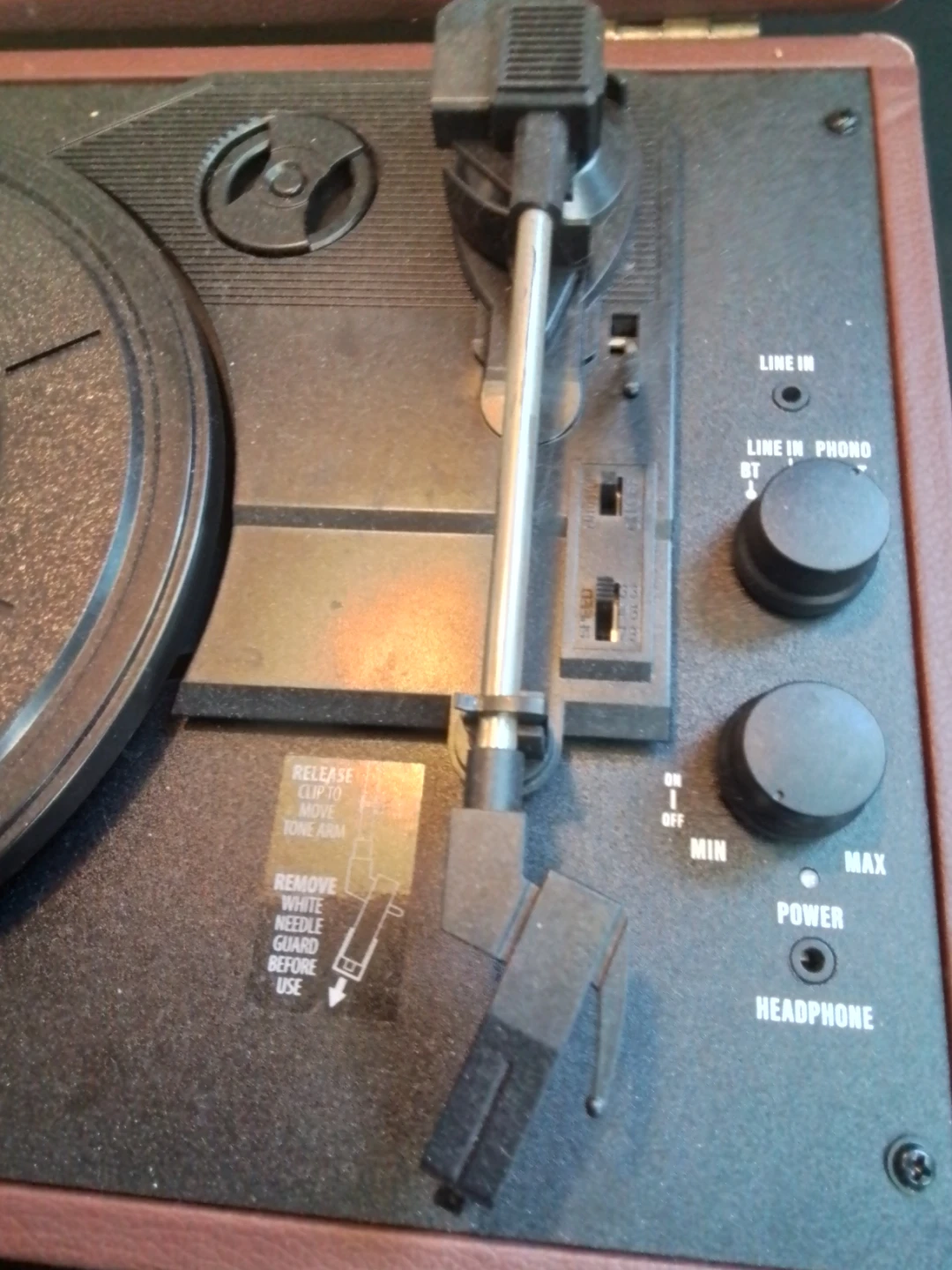 Victrola Vintage Suitcase Turntable - photo 5