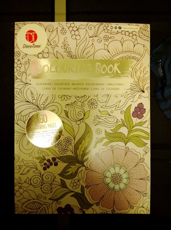DecoTime 160 Pages Colouring Book