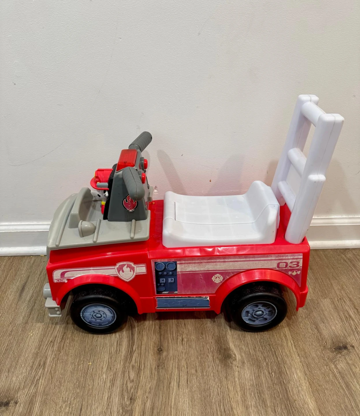 Paw Patrol Marshall Ride-On Fire Truck Toy - photo 2