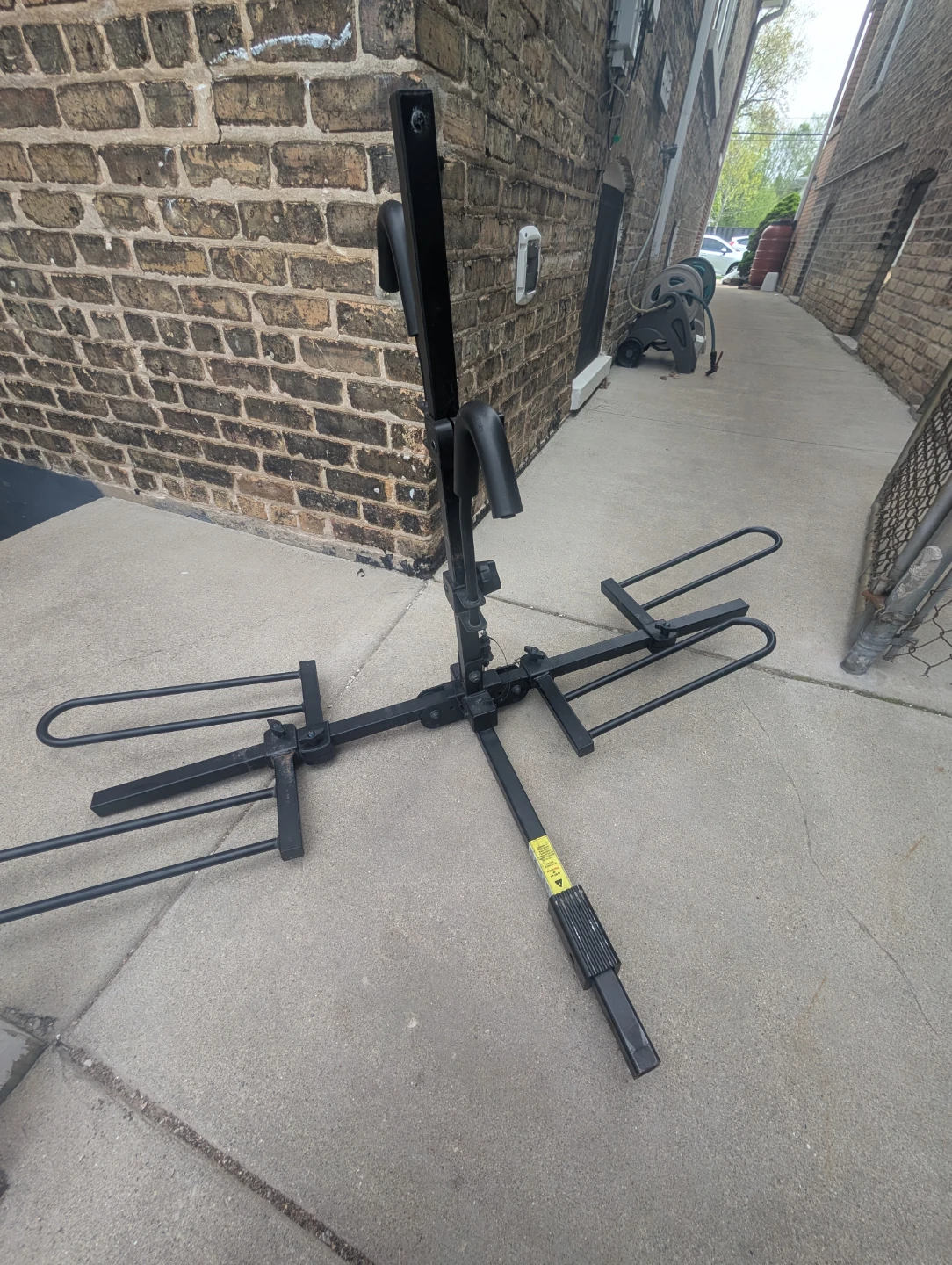 Black Hitch Mount Bike Rack - photo 3