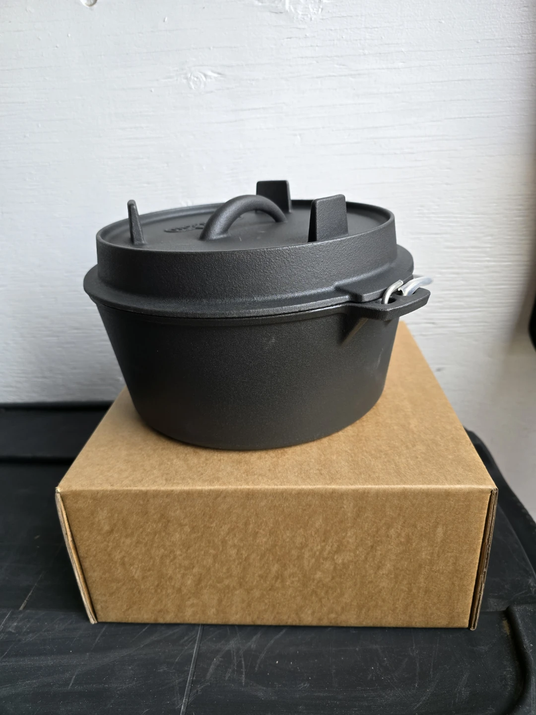 Napoleon Cast Iron Dutch Oven 4.5 Qt - photo 4