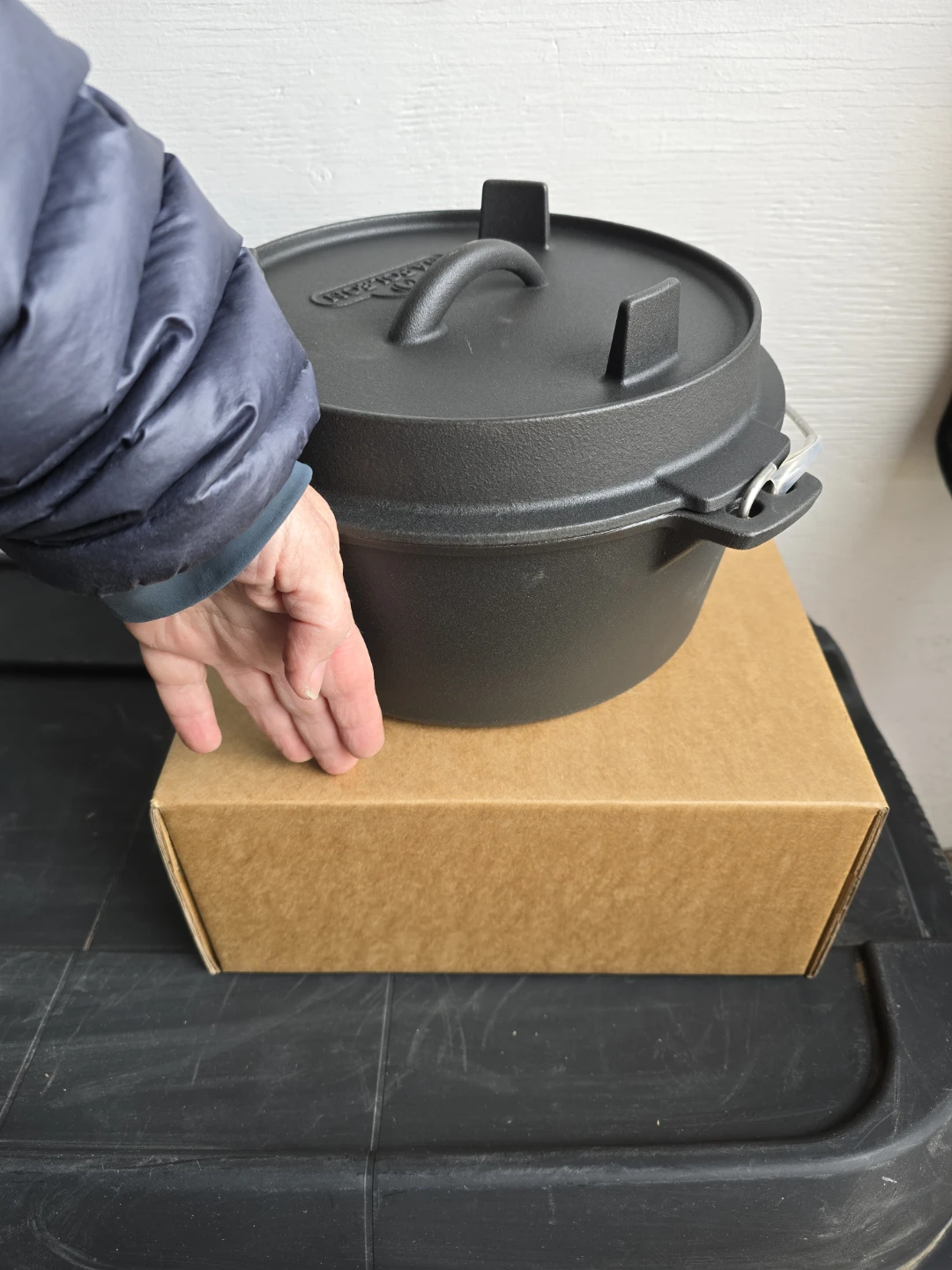 Napoleon Cast Iron Dutch Oven 4.5 Qt - photo 5