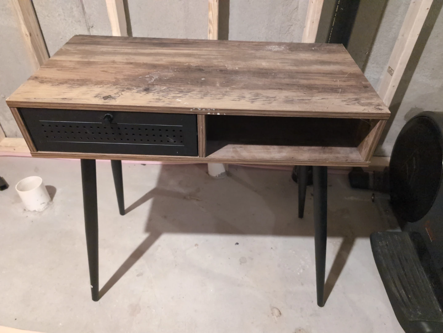 Wood grain desk with drawer